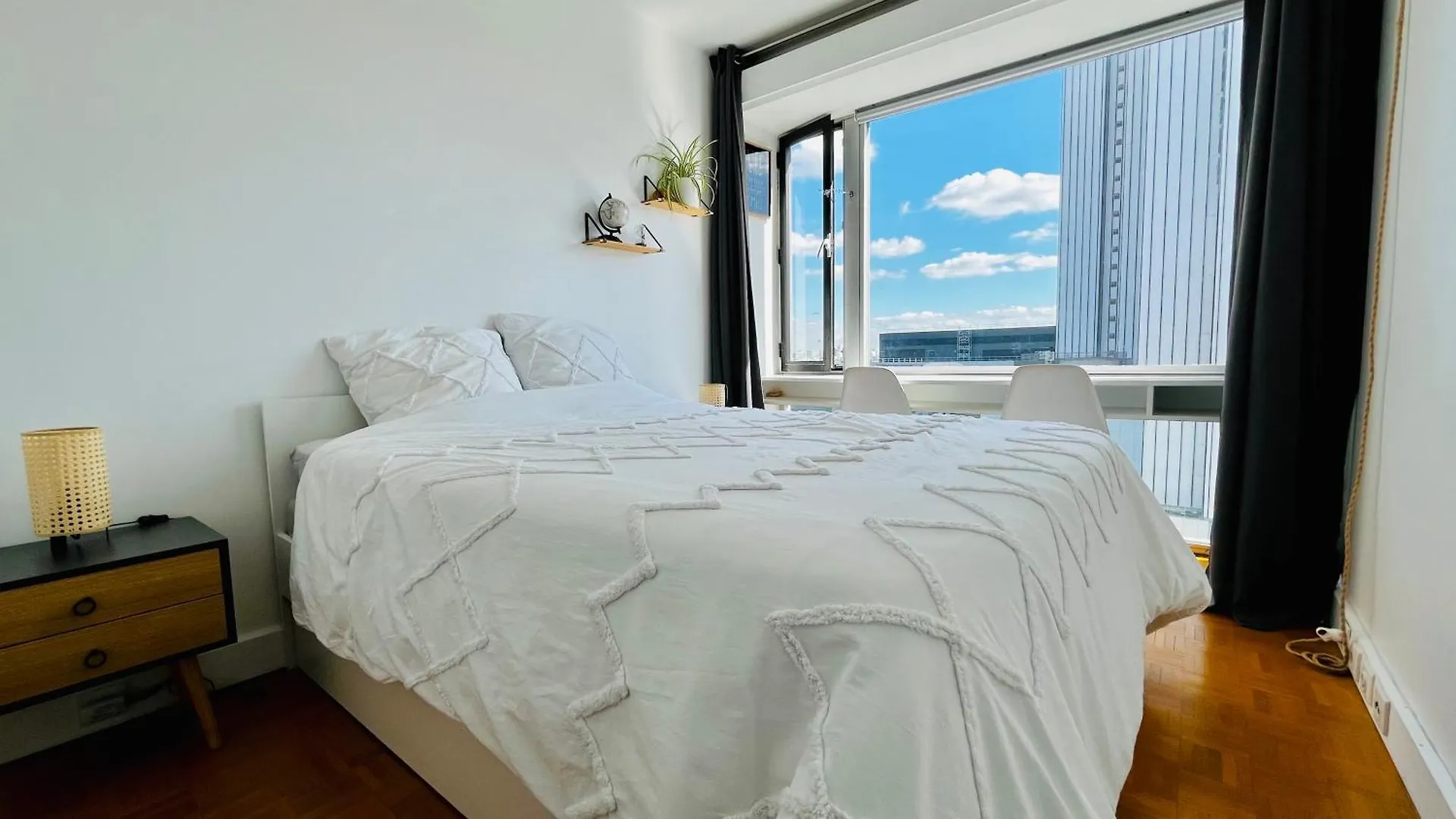 2 Private Bedrooms, Montparnasse Station منزل للإقامة باريس