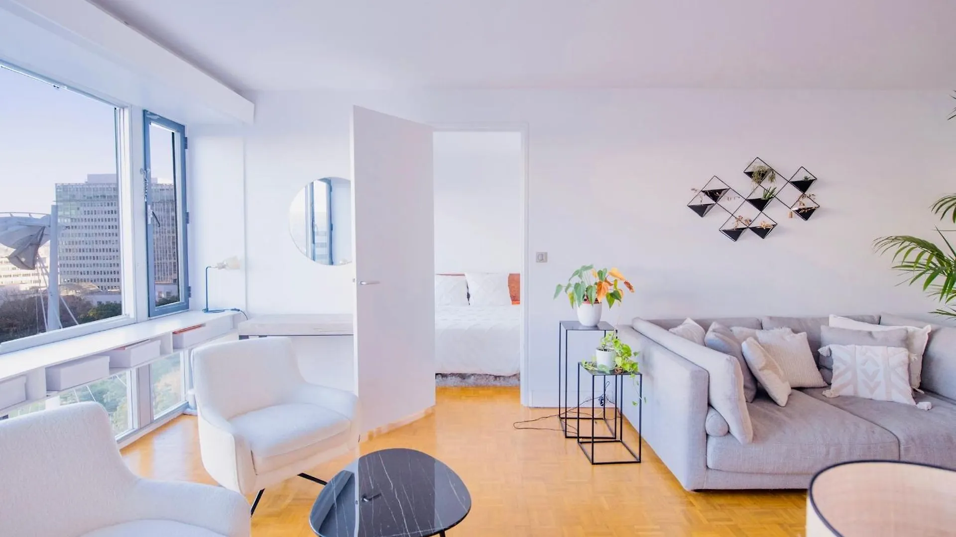 2 Private Bedrooms, Montparnasse Station منزل للإقامة *