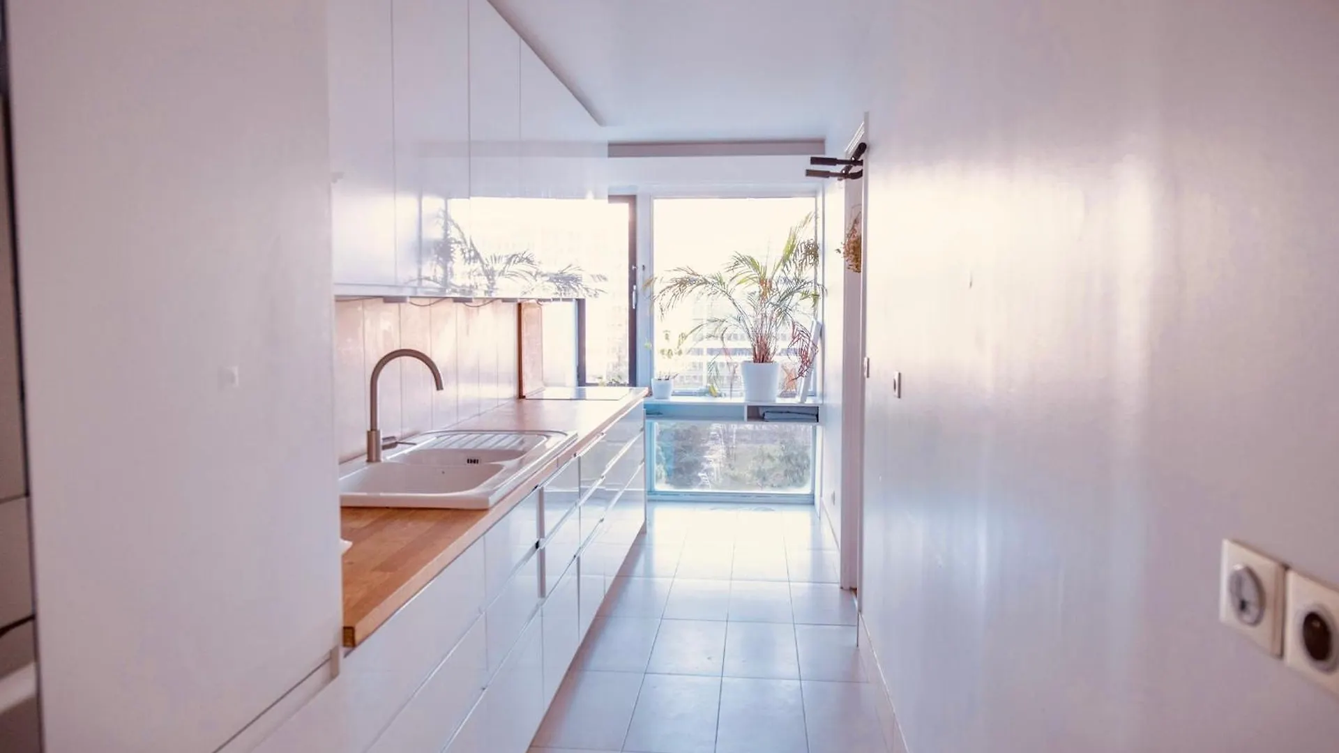 2 Private Bedrooms, Montparnasse Station باريس